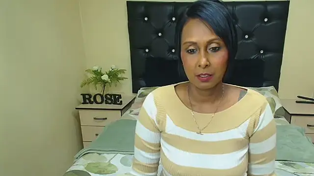 Snapshot of Ms_Rosexxx chatting on 09/29/25, 08:32 Ms Rosexxx online show from 09/29/25, 08:32