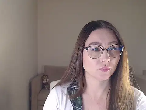 Snapshot of marishaarimova chatting on 09/15/25, 03:18 marishaarimova online show from 09/15/25, 03:18