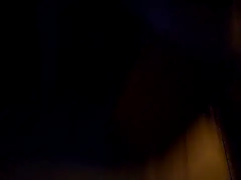 Snapshot of tropikboy chatting on 10/20/25, 09:43 tropikboy online show from 10/20/25, 09:43