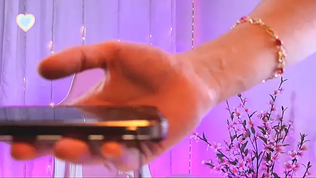 rosseblondee online show from 12/04/25, 09:25