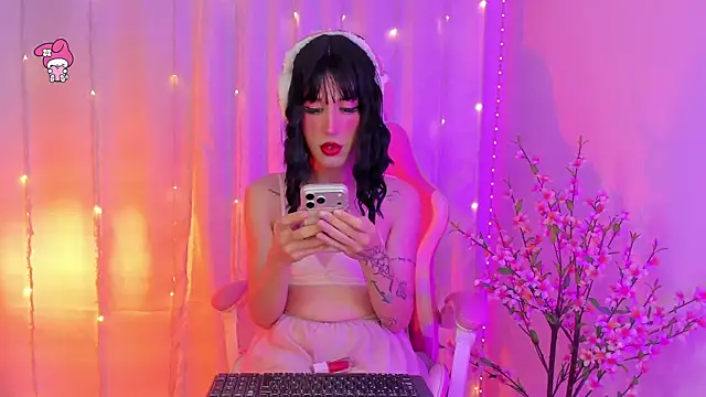 rosseblondee online show from 06/18/26, 10:15