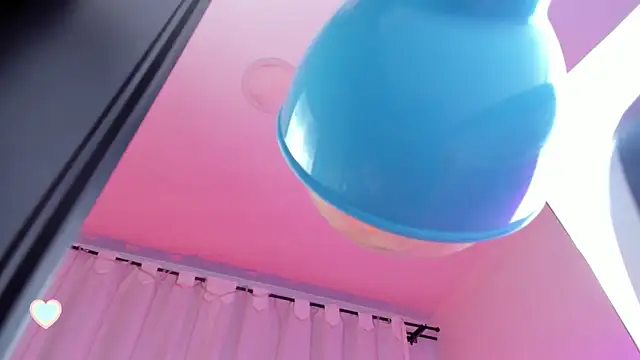 rosseblondee online show from 10/09/25, 08:53