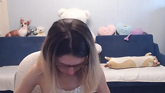 night is dark online show from 10/14/25, 01:45