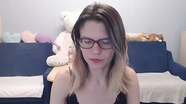 night is dark online show from 11/18/25, 06:33