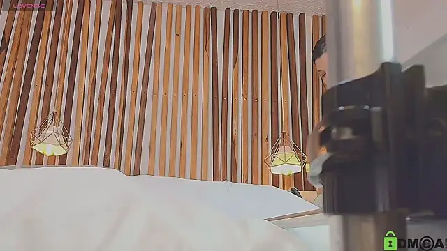 valerie lya online show from 04/12/26, 06:22