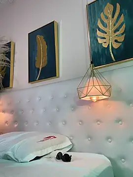 valerie lya online show from 11/06/25, 08:46