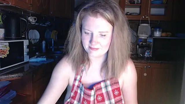 Snapshot of LizaCakes chatting on 03/18/25, 05:23 LizaCakes online show from 03/18/25, 05:23