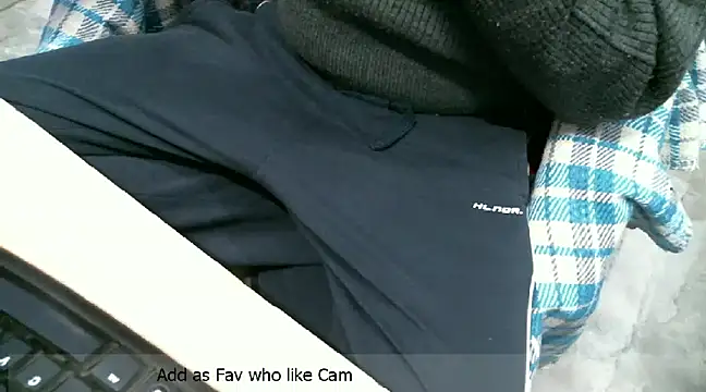Snapshot of desioldguy chatting on 12/29/24, 12:55 desioldguy online show from 12/29/24, 12:55