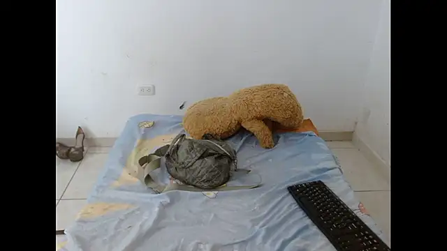 keyklin1 online show from 01/12/26, 01:40