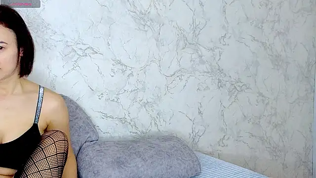 sweeetgirls2021 online show from 02/05/26, 03:35