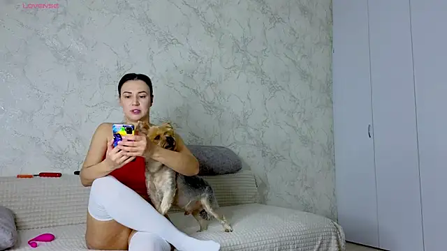 sweeetgirls2021 online show from 04/10/26, 10:22