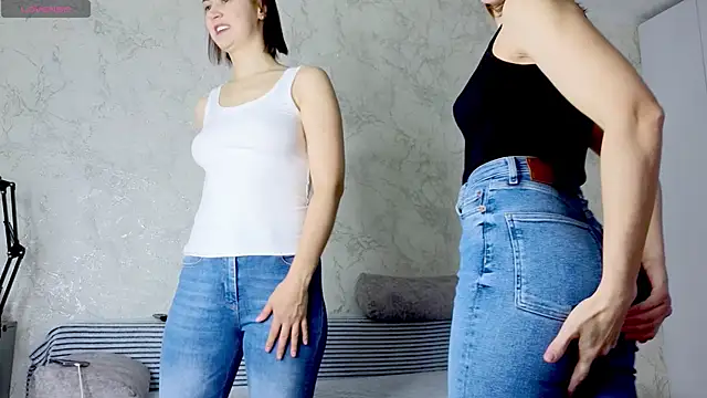 sweeetgirls2021 online show from 02/15/26, 02:56