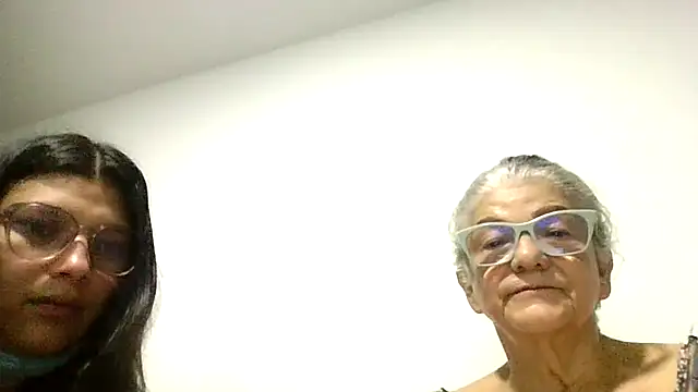 FunnyGrandma online show from 06/14/26, 02:24