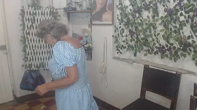 FunnyGrandma online show from 11/27/25, 01:06