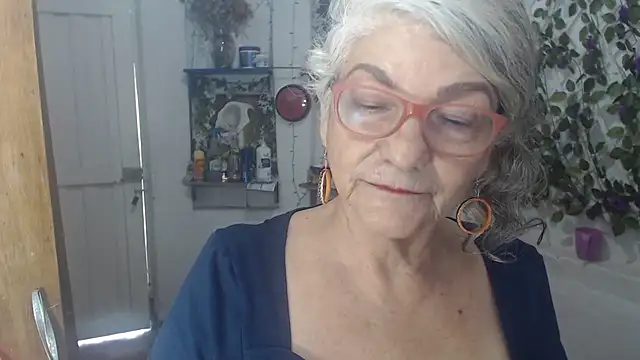 FunnyGrandma online show from 06/22/26, 05:32