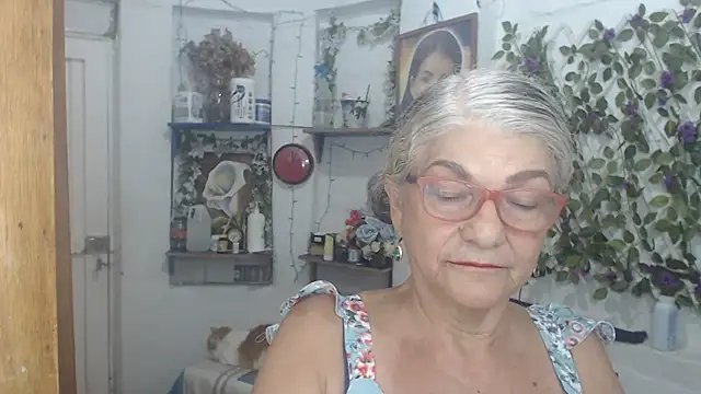 FunnyGrandma online show from 04/11/26, 12:07