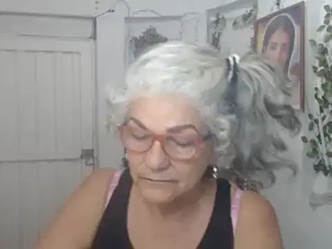 Snapshot of FunnyGrandma chatting on 09/09/25, 12:54 FunnyGrandma online show from 09/09/25, 12:54