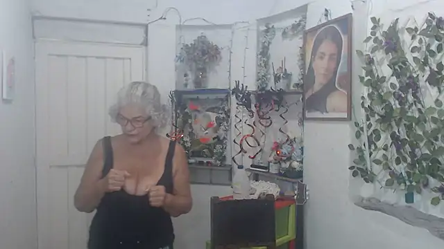 FunnyGrandma online show from 10/23/25, 03:05