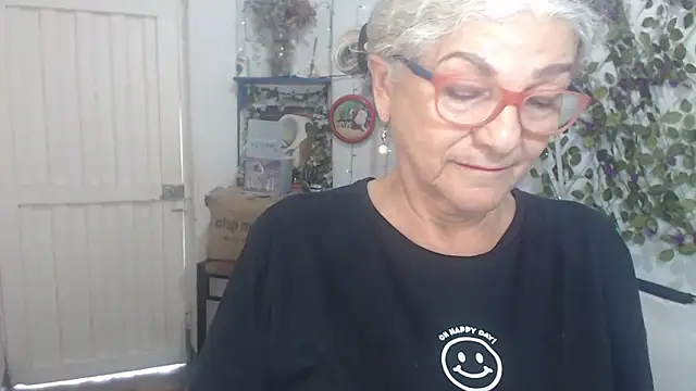 FunnyGrandma online show from 12/14/25, 09:42