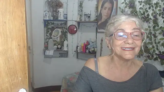 FunnyGrandma online show from 05/19/26, 11:01