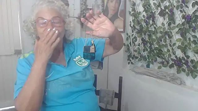 FunnyGrandma online show from 11/14/25, 06:33