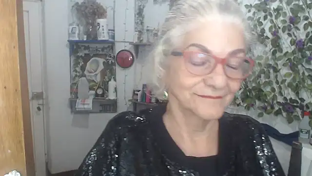 FunnyGrandma online show from 05/09/26, 03:32