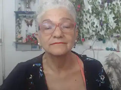 Snapshot of FunnyGrandma chatting on 02/08/25, 02:47 FunnyGrandma online show from 02/08/25, 02:47