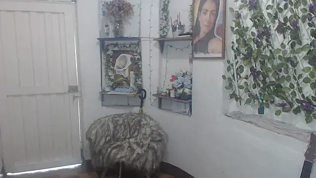 Snapshot of FunnyGrandma chatting on 10/11/25, 07:48 FunnyGrandma online show from 10/11/25, 07:48