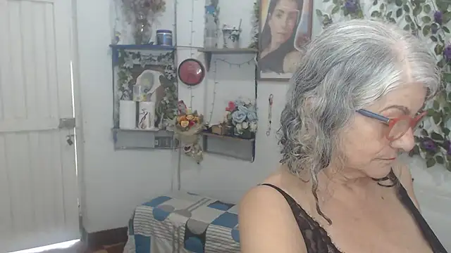 FunnyGrandma online show from 03/12/26, 06:23