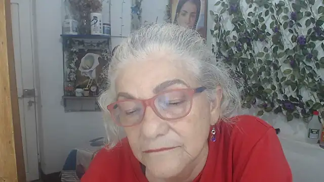 FunnyGrandma online show from 04/09/26, 01:18