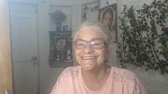 FunnyGrandma online show from 06/06/26, 07:08