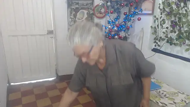 FunnyGrandma online show from 12/17/25, 08:36