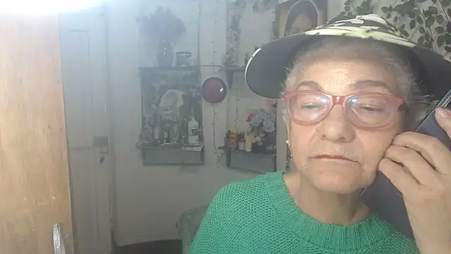 FunnyGrandma online show from 06/04/26, 10:36