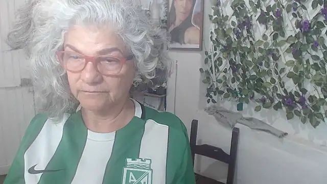 FunnyGrandma online show from 11/14/25, 01:20