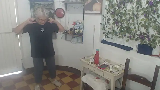 FunnyGrandma online show from 02/07/26, 04:59