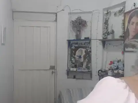 Snapshot of FunnyGrandma chatting on 09/14/25, 02:12 FunnyGrandma online show from 09/14/25, 02:12
