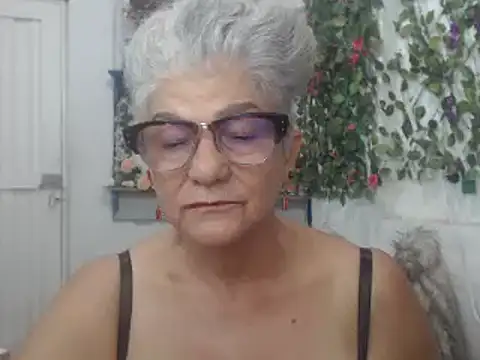 Snapshot of FunnyGrandma chatting on 01/26/25, 06:49 FunnyGrandma online show from 01/26/25, 06:49