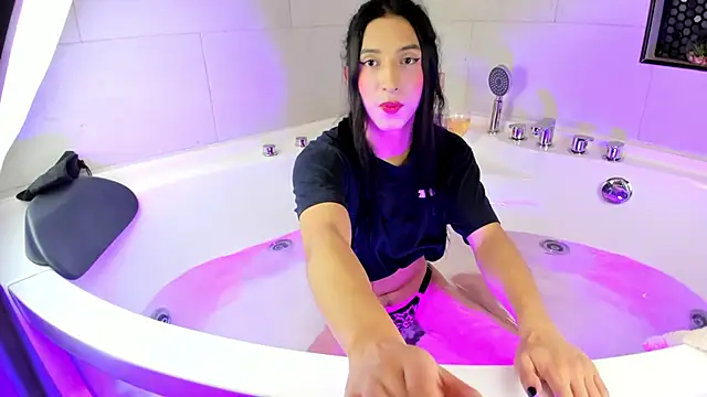 isabella-bisquer online show from 11/30/25, 01:17