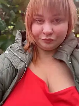 Snapshot of Model9798 chatting on 09/25/25, 06:19 Model9798 online show from 09/25/25, 06:19