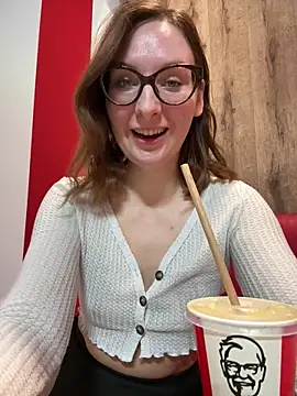 The Snowwhitee online show from 02/08/26, 09:07