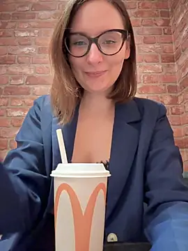 The Snowwhitee online show from 11/20/25, 09:15