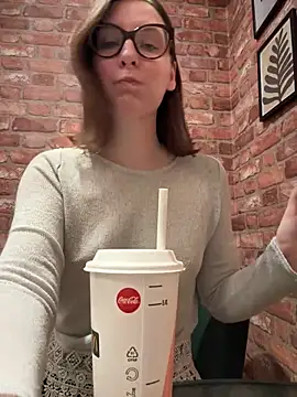 The Snowwhitee online show from 12/14/25, 09:15