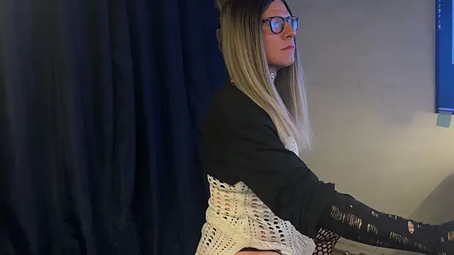 xdresserwithass online show from 11/21/25, 09:03