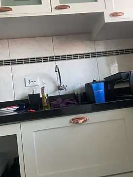 Snapshot of blackmodel chatting on 12/27/24, 06:31 blackmodel online show from 12/27/24, 06:31