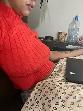 Snapshot of blackmodel chatting on 12/27/24, 03:26 blackmodel online show from 12/27/24, 03:26