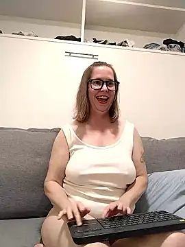 SweetandNaughty1 online show from 04/09/26, 06:19