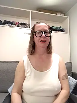 SweetandNaughty1 online show from 02/04/26, 09:32