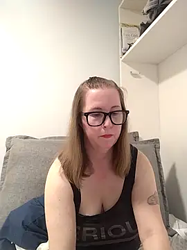 SweetandNaughty1 online show from 12/01/25, 09:15