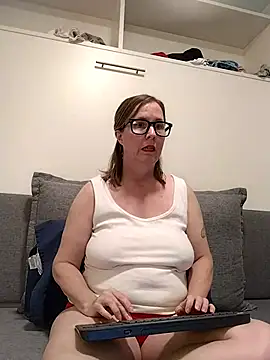 SweetandNaughty1 online show from 05/06/26, 05:00