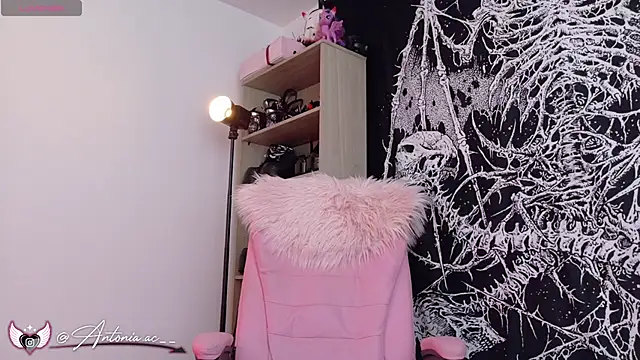 antoniaacxx online show from 04/01/26, 08:06